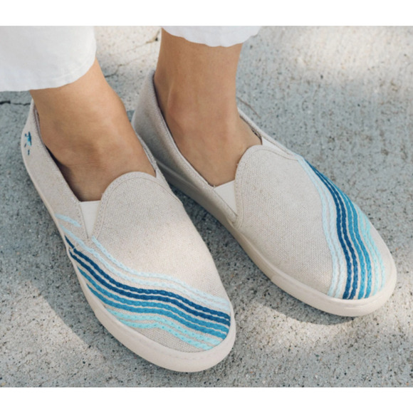 NEW Soludos Bondi Wave Embroidered Slip On Sneakers Size: 9 - Picture 1 of 14